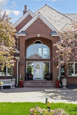 10 Apple Orchard Court Dellwood MN 55110