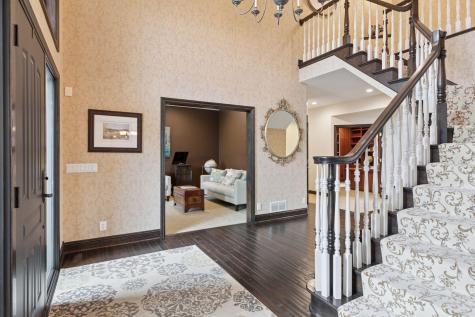 10 Apple Orchard Court Dellwood MN 55110