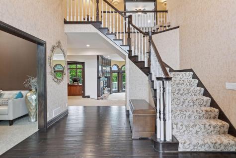10 Apple Orchard Court Dellwood MN 55110