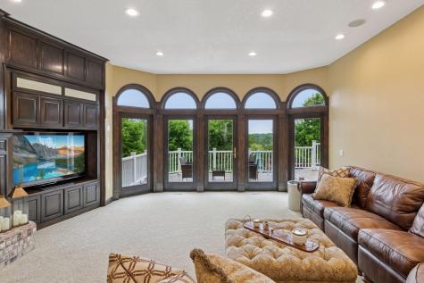 10 Apple Orchard Court Dellwood MN 55110