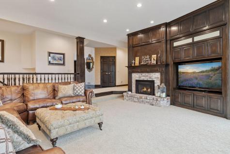 10 Apple Orchard Court Dellwood MN 55110