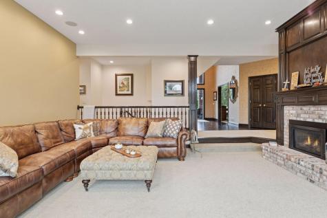 10 Apple Orchard Court Dellwood MN 55110