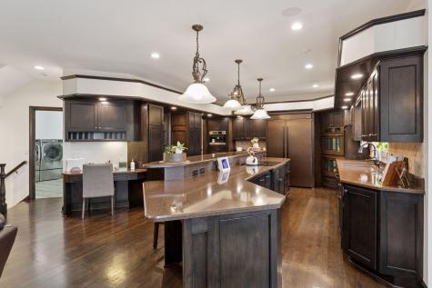 10 Apple Orchard Court Dellwood MN 55110