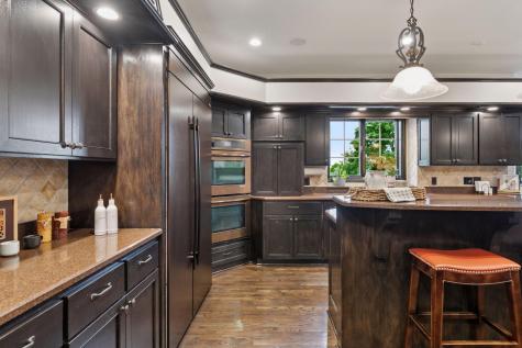 10 Apple Orchard Court Dellwood MN 55110