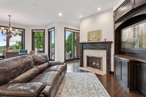 10 Apple Orchard Court Dellwood MN 55110