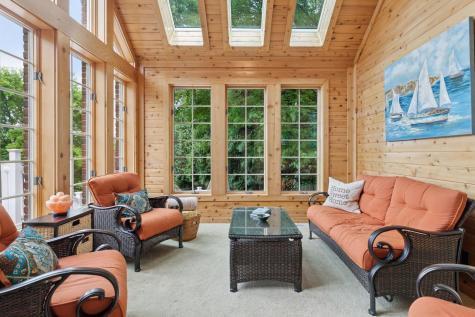 10 Apple Orchard Court Dellwood MN 55110