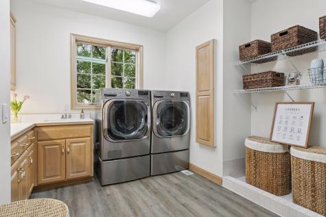 10 Apple Orchard Court Dellwood MN 55110