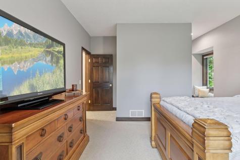 10 Apple Orchard Court Dellwood MN 55110