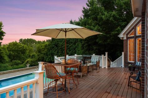 10 Apple Orchard Court Dellwood MN 55110