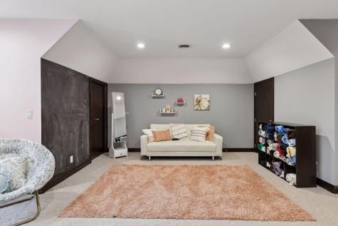 10 Apple Orchard Court Dellwood MN 55110