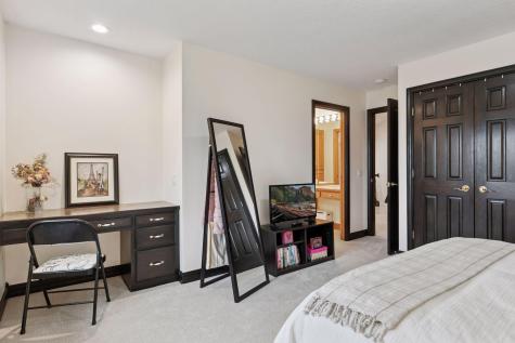 10 Apple Orchard Court Dellwood MN 55110