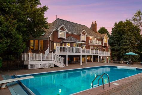 10 Apple Orchard Court Dellwood MN 55110