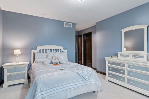 10 Apple Orchard Court Dellwood MN 55110