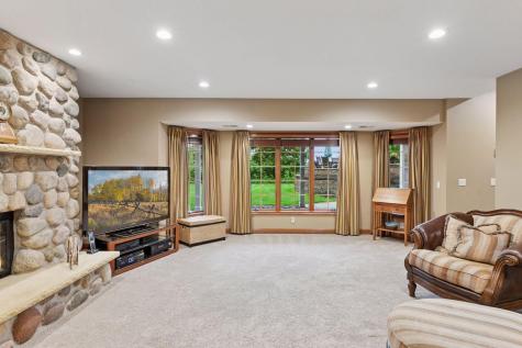 10 Apple Orchard Court Dellwood MN 55110