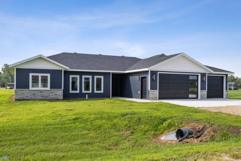 301 Pine Drive Hankinson ND 58041
