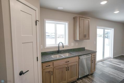 8072 Goldfinch Drive Horace ND 58047