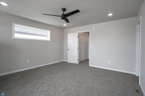 8072 Goldfinch Drive Horace ND 58047