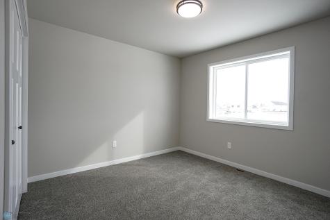 8072 Goldfinch Drive Horace ND 58047