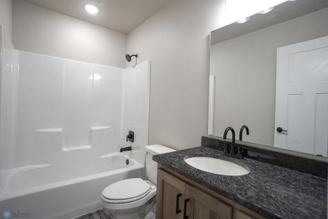 8072 Goldfinch Drive Horace ND 58047