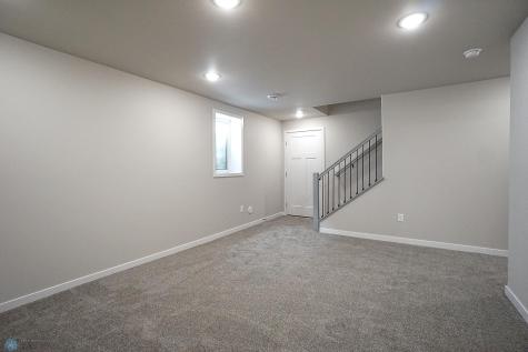 8072 Goldfinch Drive Horace ND 58047