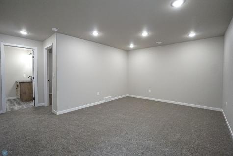 8072 Goldfinch Drive Horace ND 58047