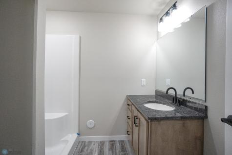 8072 Goldfinch Drive Horace ND 58047