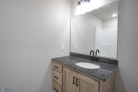 8072 Goldfinch Drive Horace ND 58047