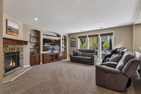 5990 Black Oaks Lane N Plymouth MN 55446