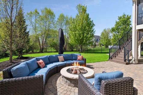5990 Black Oaks Lane N Plymouth MN 55446
