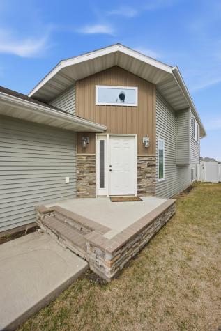 1106 Eaglewood Avenue West Fargo ND 58078