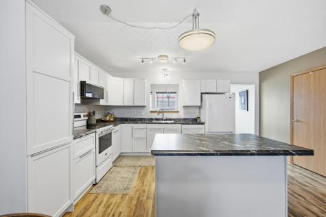 328 30th Street N Moorhead MN 56560