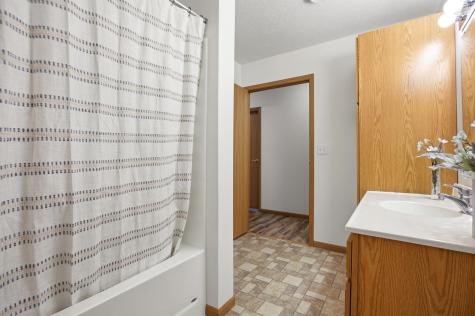 328 30th Street N Moorhead MN 56560