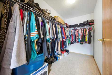 328 30th Street N Moorhead MN 56560