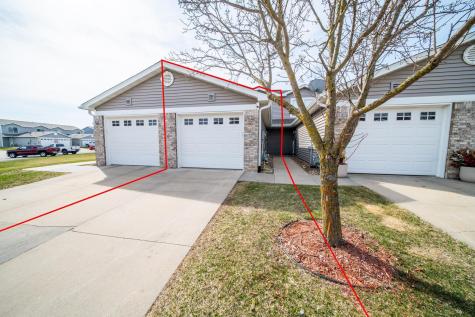562 Pointe Ct SW Rochester MN 55902