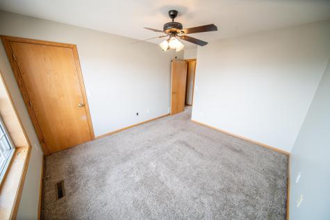 562 Pointe Ct SW Rochester MN 55902