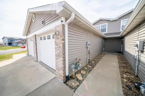 562 Pointe Ct SW Rochester MN 55902