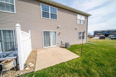 562 Pointe Ct SW Rochester MN 55902