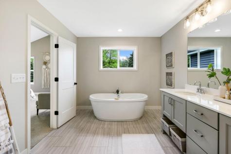 7624 22nd Avenue E Shakopee MN 55379