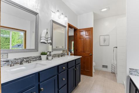 9655 Barton Trail Inver Grove Heights MN 55077