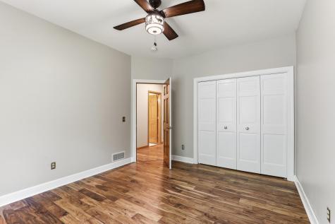 9655 Barton Trail Inver Grove Heights MN 55077