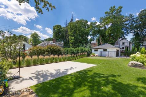 4889 E Lake Harriet Parkway Minneapolis MN 55419