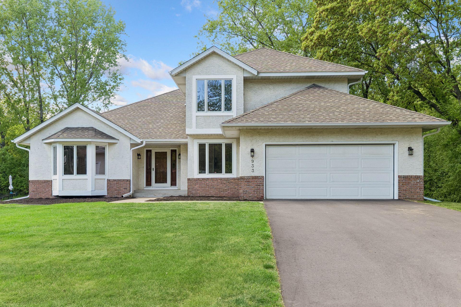 1933 Charlton Street West Saint Paul MN 55118