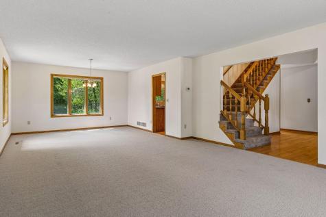 1933 Charlton Street West Saint Paul MN 55118