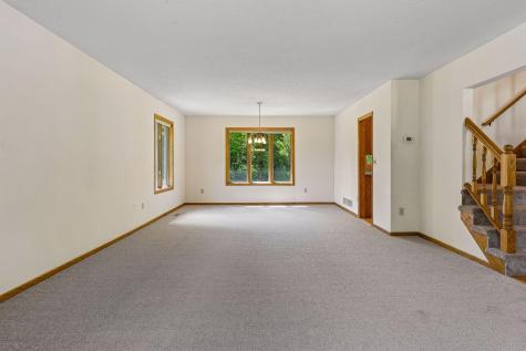 1933 Charlton Street West Saint Paul MN 55118