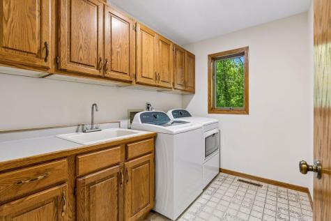 1933 Charlton Street West Saint Paul MN 55118