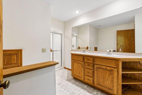 1933 Charlton Street West Saint Paul MN 55118