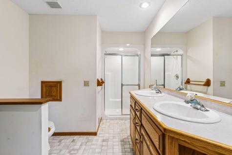 1933 Charlton Street West Saint Paul MN 55118