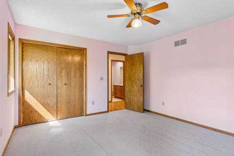 1933 Charlton Street West Saint Paul MN 55118