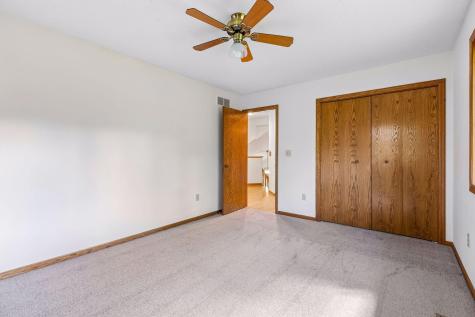 1933 Charlton Street West Saint Paul MN 55118