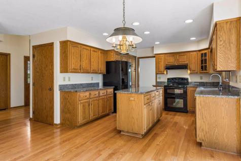 1933 Charlton Street West Saint Paul MN 55118